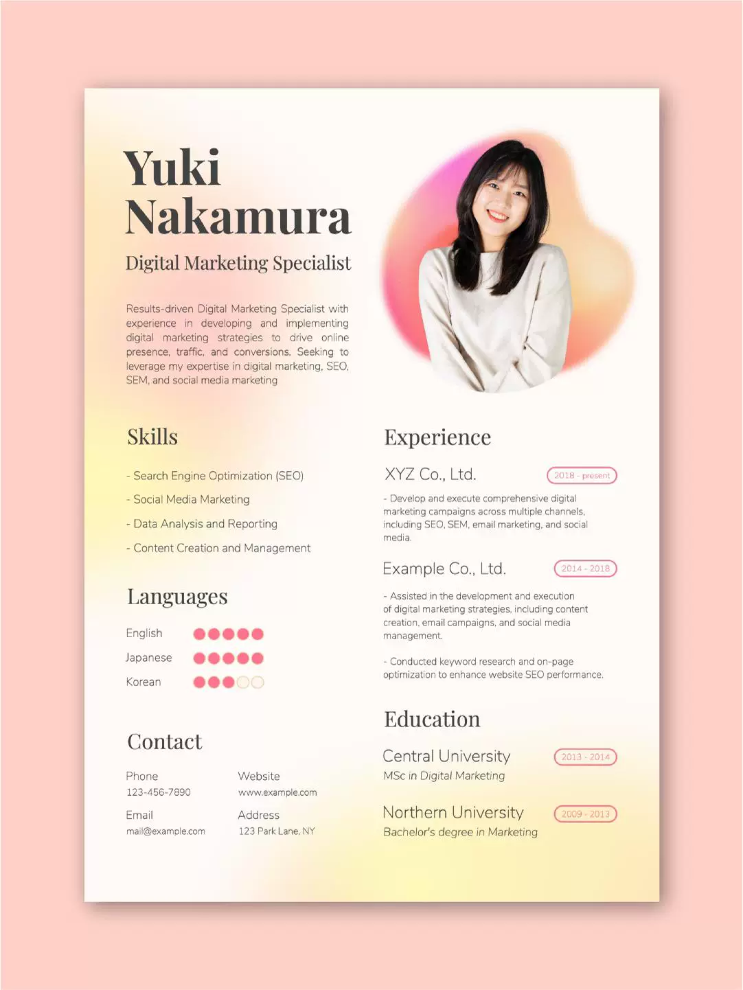 Minimalist gradient photography graphic - Resume Template